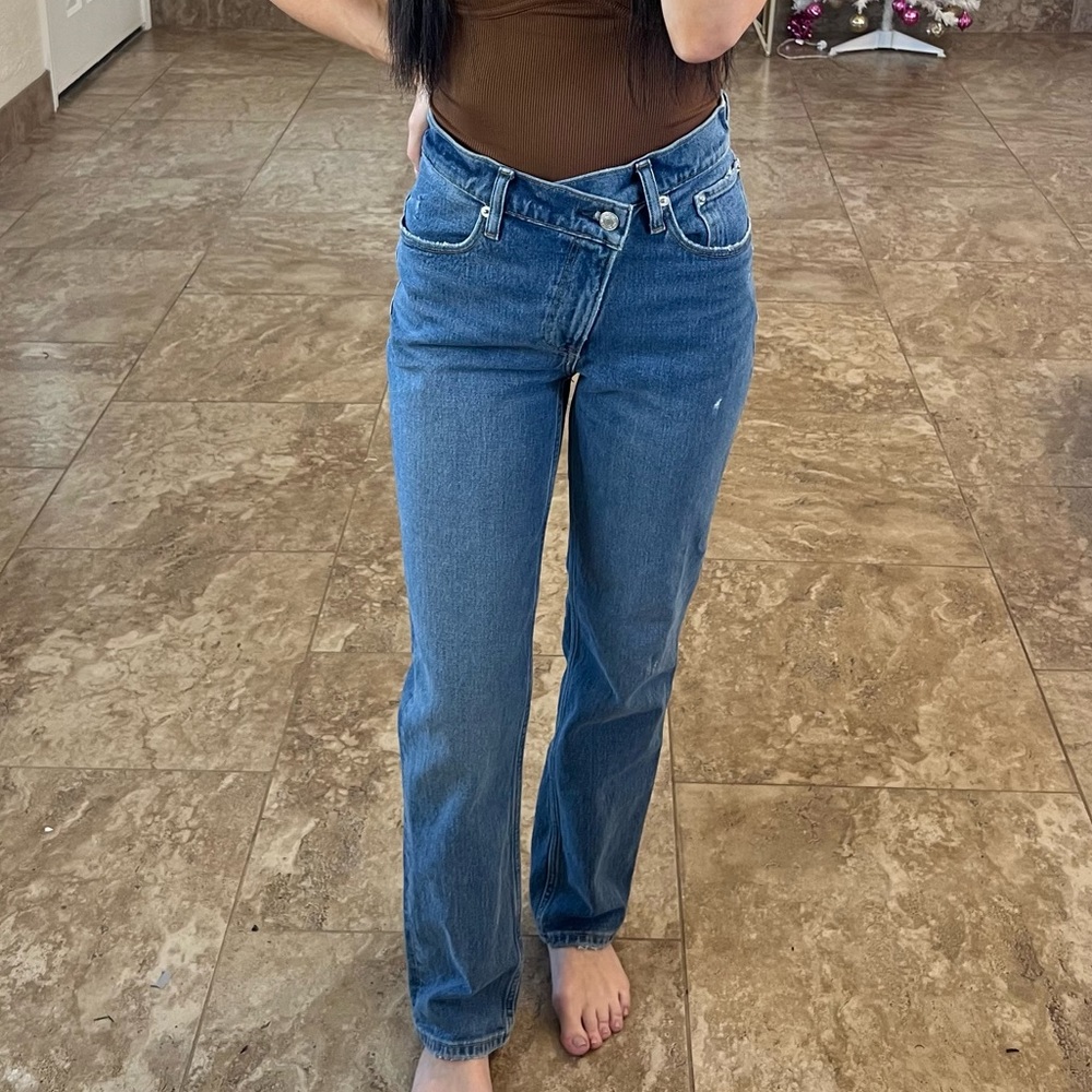 Abercrombie Ultra High Rise 90s Straight Jean
